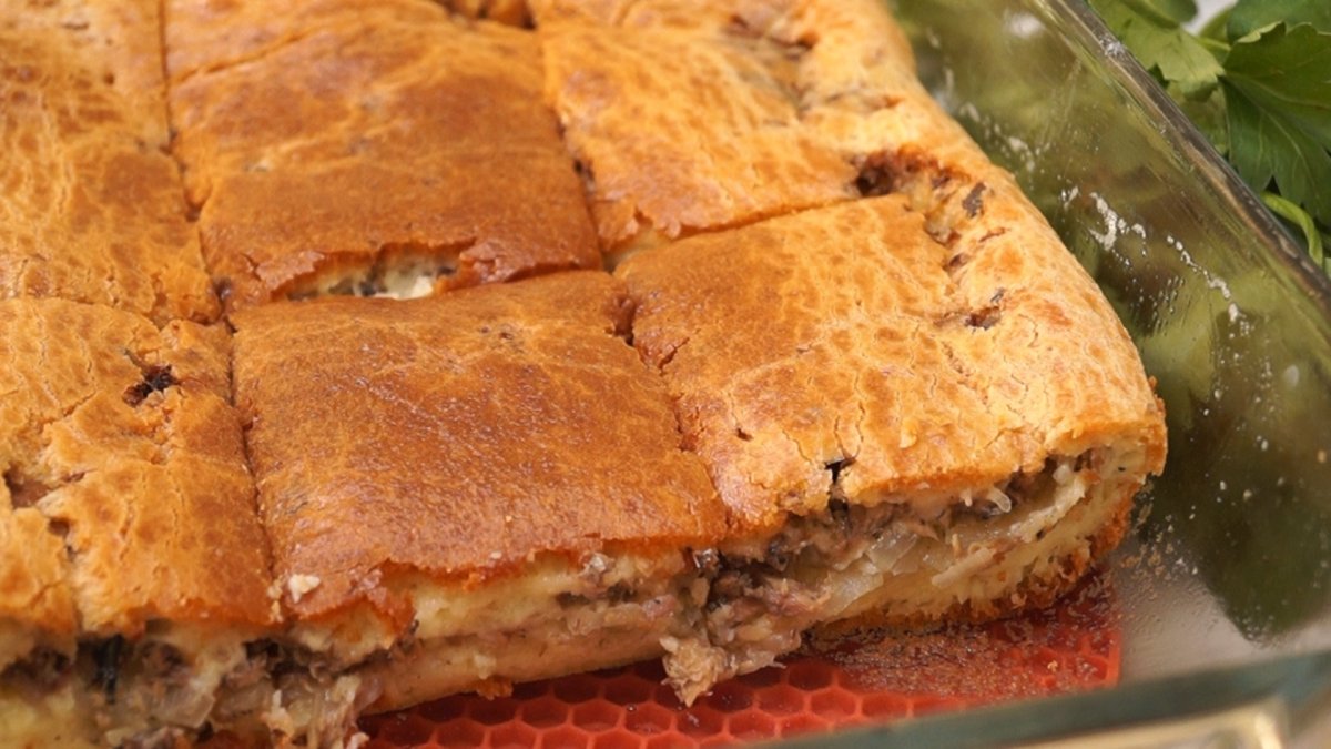Пирог с рыбой и рисом