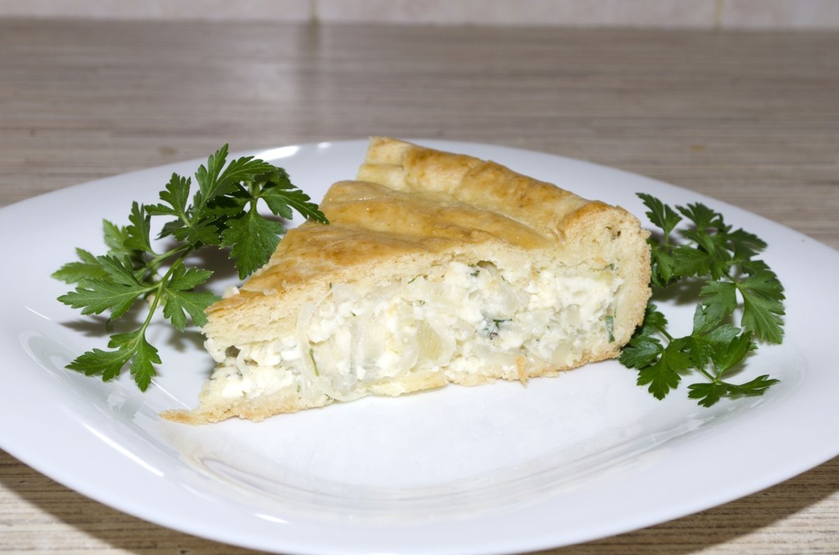 Луковый пирог песочный