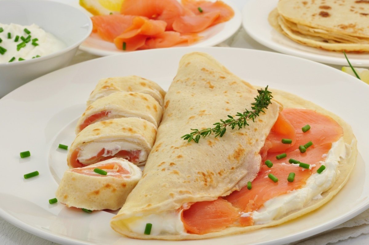Блины с рыбой и сыром