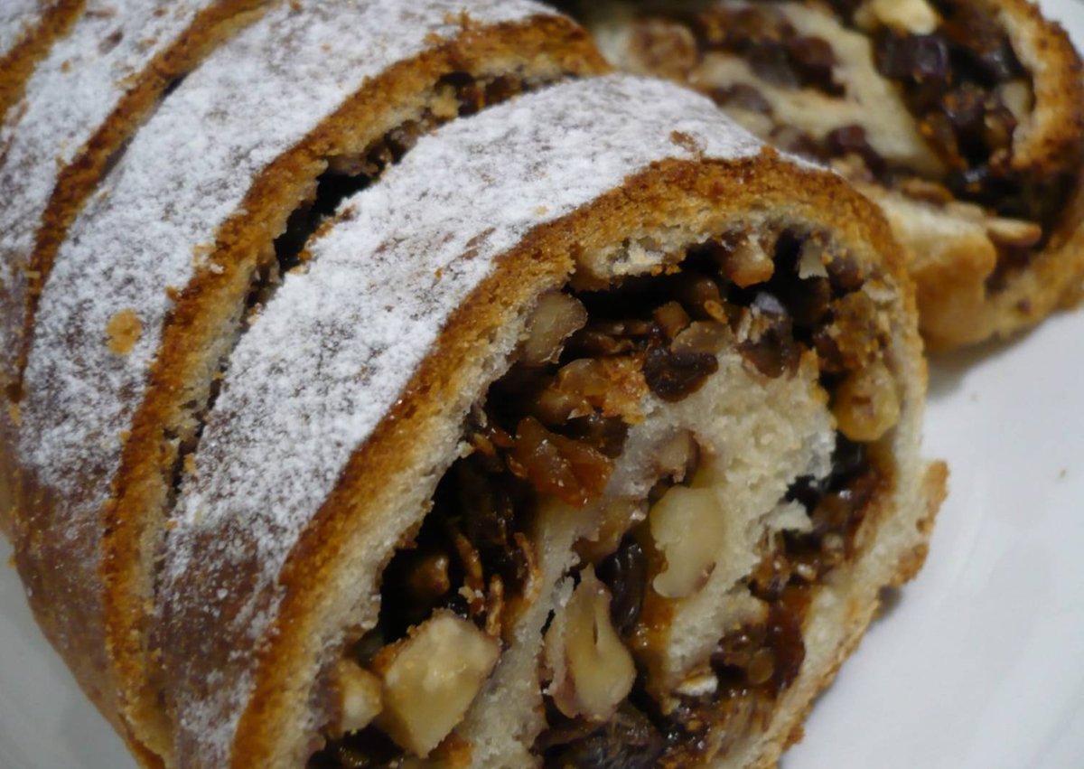 Рулет с орехами