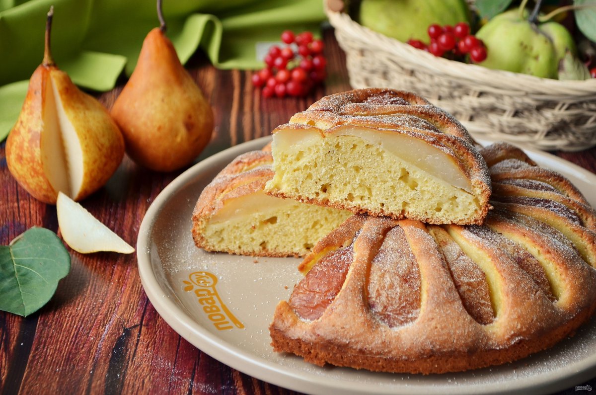 Пирог с грушами и клюквой