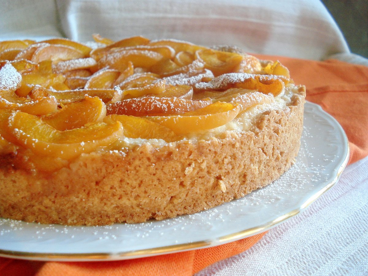 Открытый пирог с яблоками