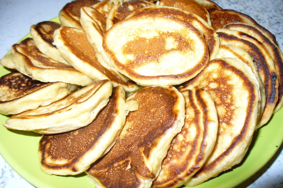 Панкейки с медом и орехами