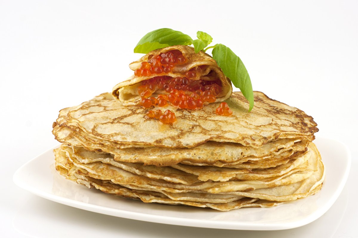 Блины с брусникой