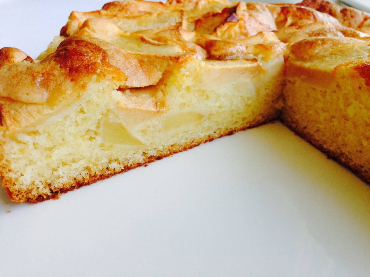 Шарлотка с яблоками Юлии Высоцкой