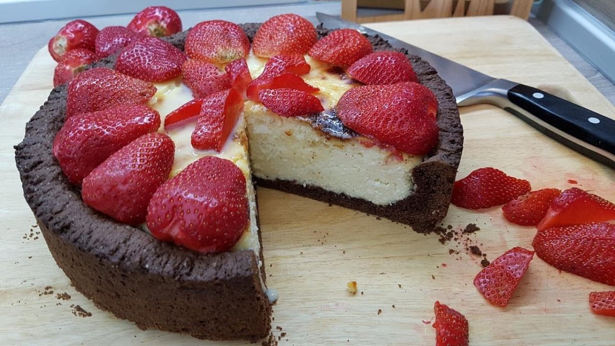 Домашний клубничный пирог