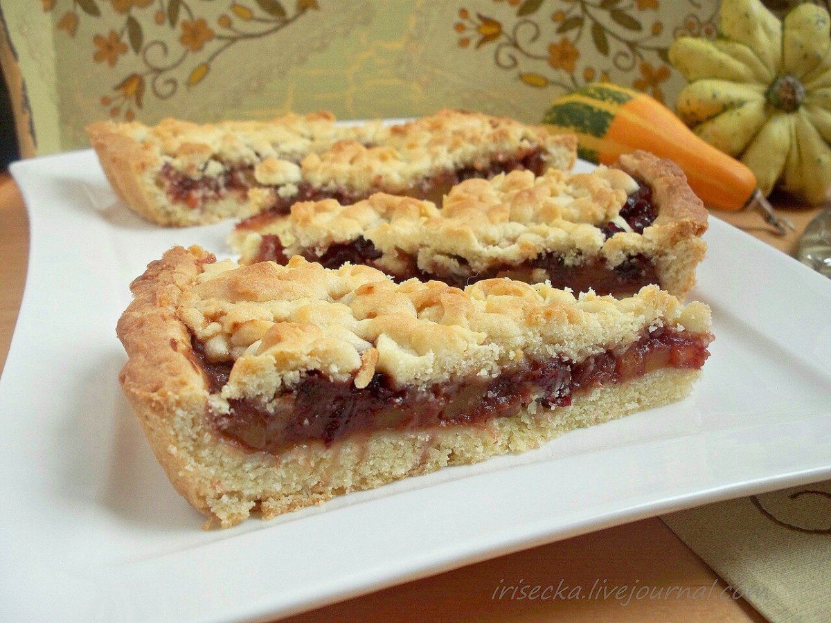 Тертый пирог с яблоками