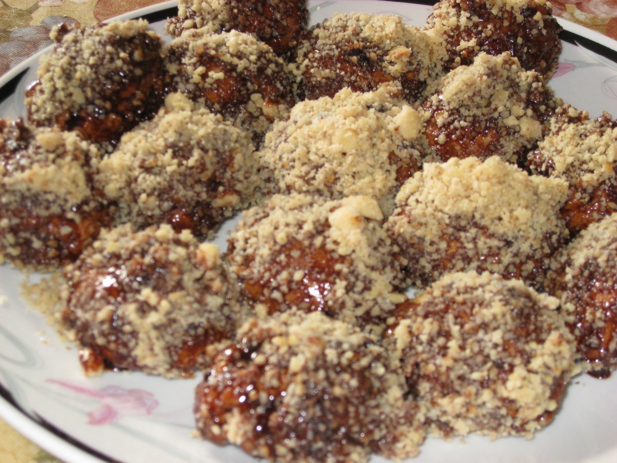 Шарики с печеньем и сгущенкой без выпечки