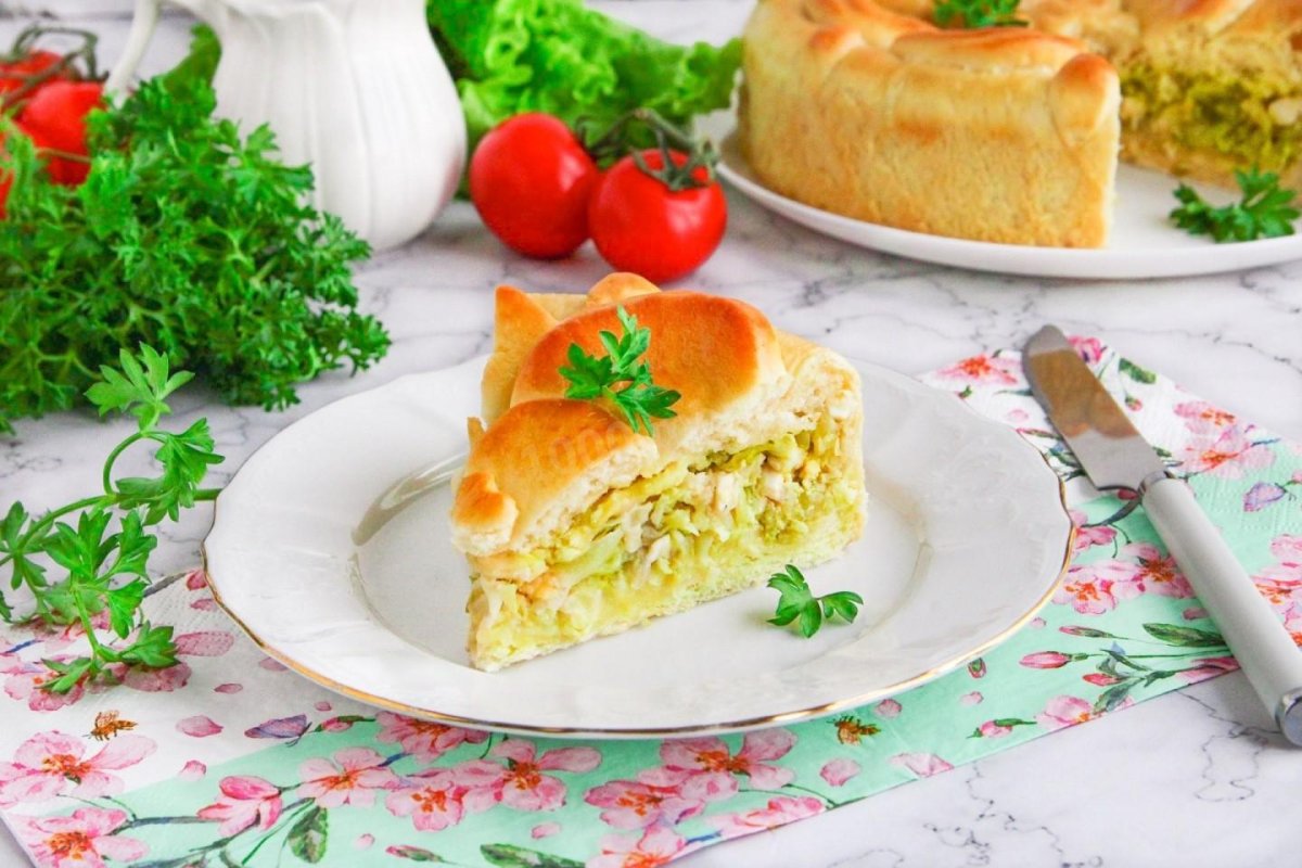 Пироги с капустой и зеленым луком