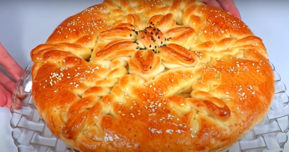 Круглый пирог с рыбой