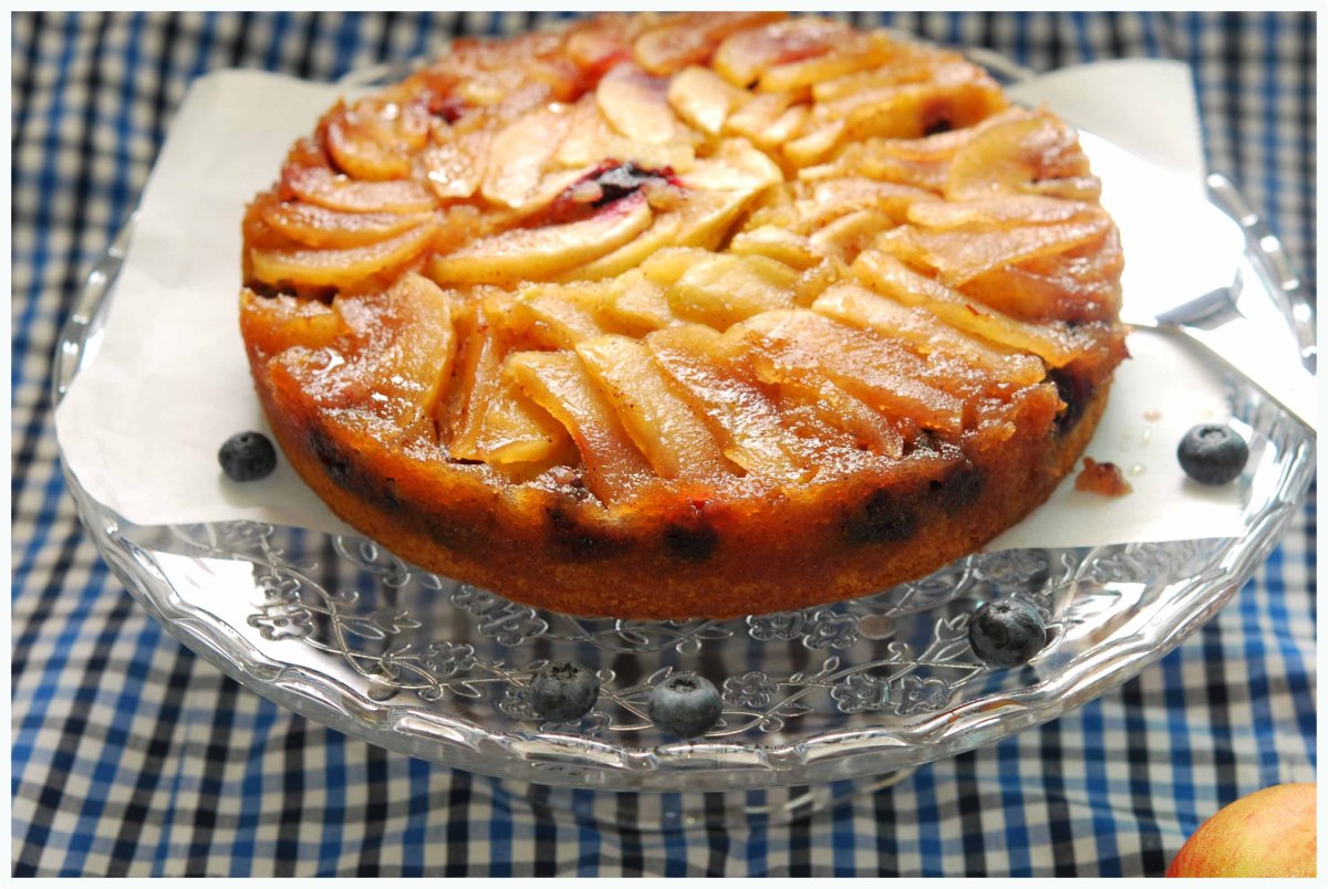 Шарлотка с яблоками