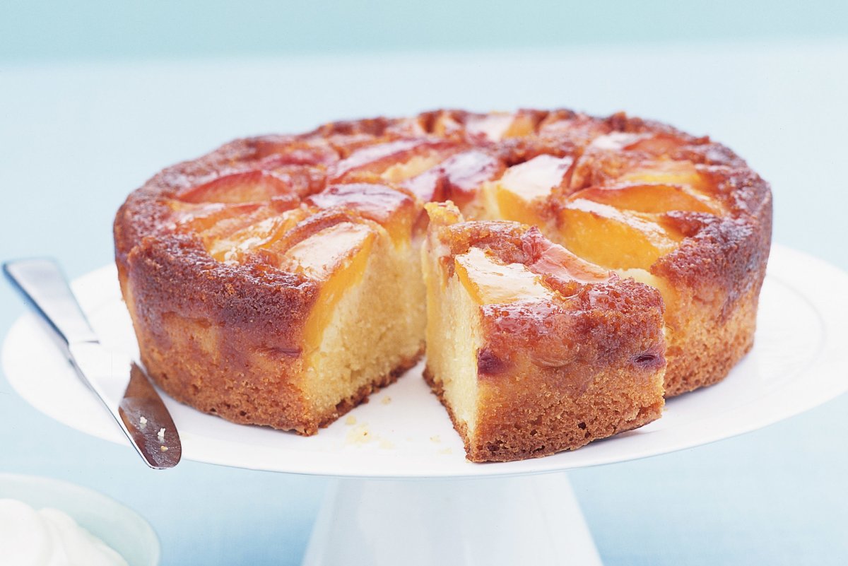 Шарлотка с творогом и яблоками в духовке