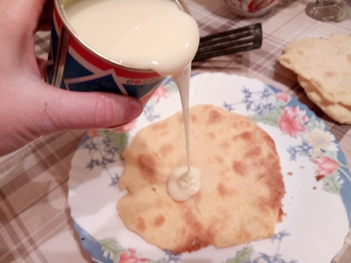 Панкейки с карамельным соусом