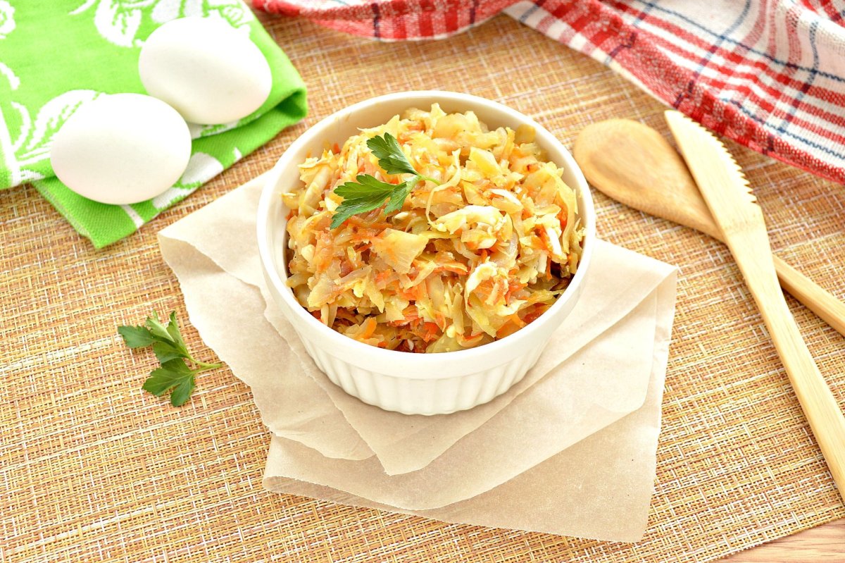 Тушёная капуста с курицей