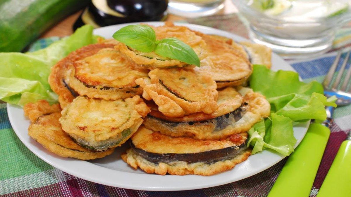 Синенькие баклажаны фаршированные овощами