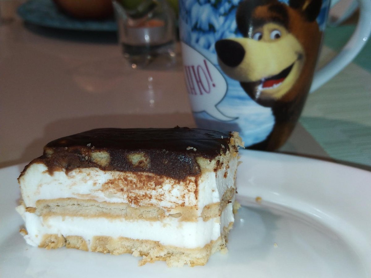 Торт из печенья и йогурта