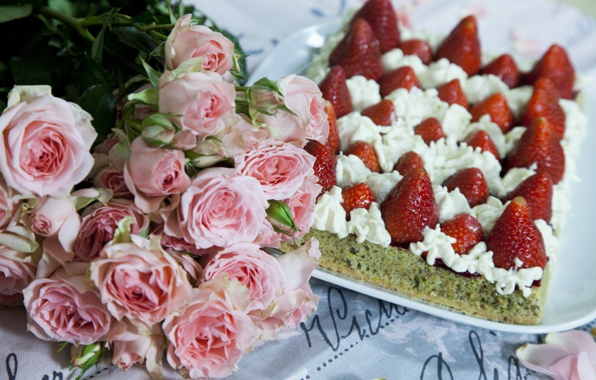 Салат букет роз с курицей