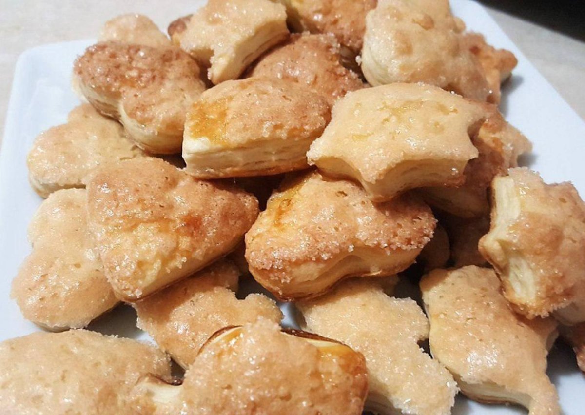 Слоёное печенье с сахаром