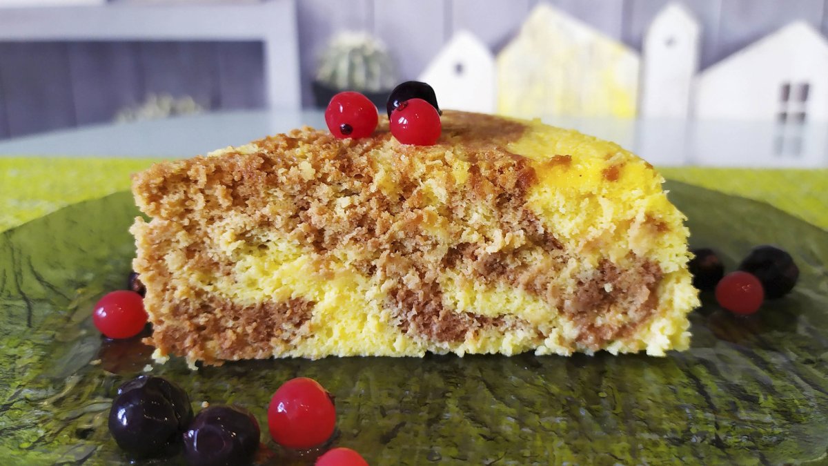 Пирог с творогом и яблоками