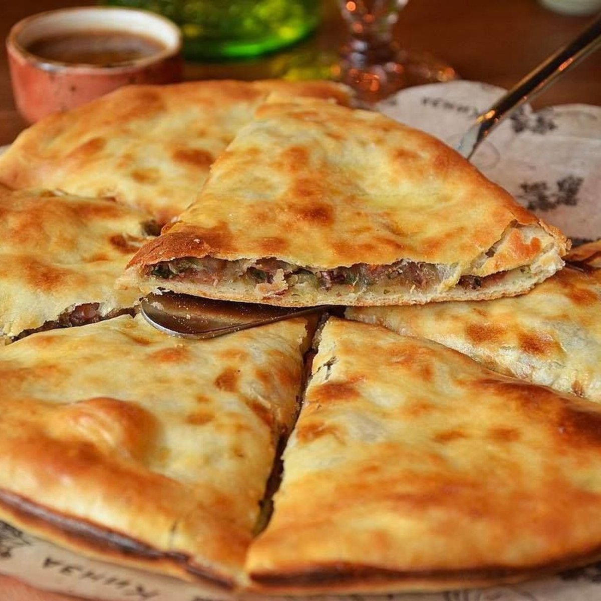 Сванский пирог кубдари