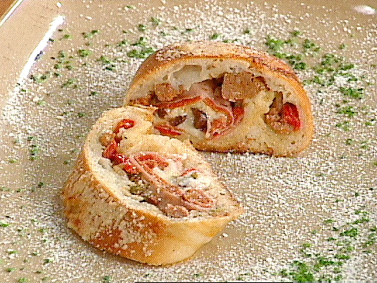 Ветчина с луком пирожок