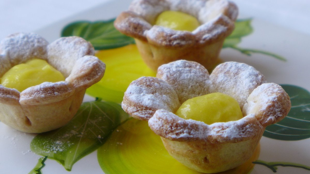 Пирожное корзинка с грибами
