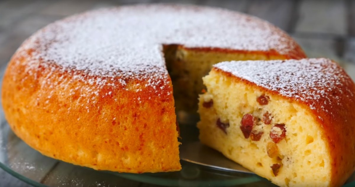 Пироги с изюмом на сметане