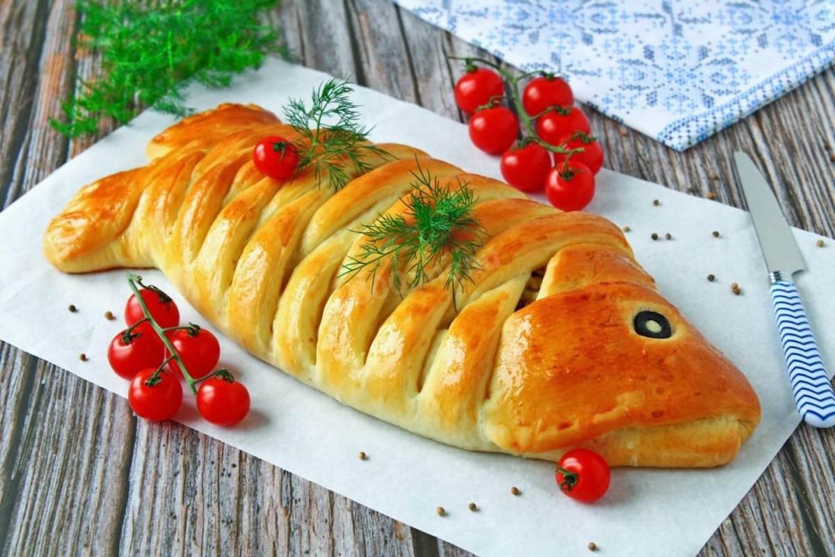 Пирог с рыбой сайра