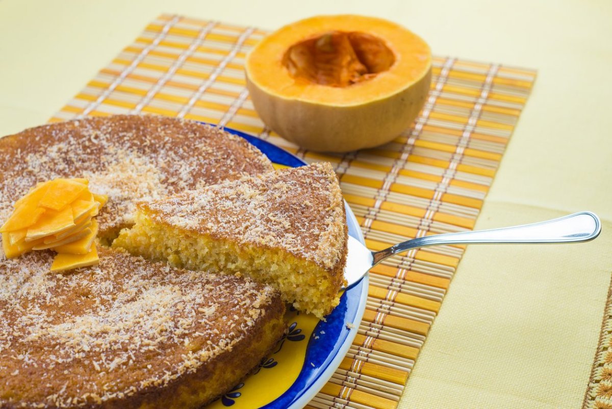 Муссовый торт с персиками