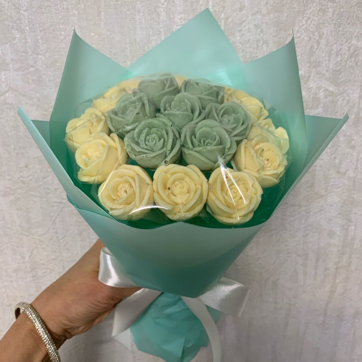 Букет из шоколадных роз
