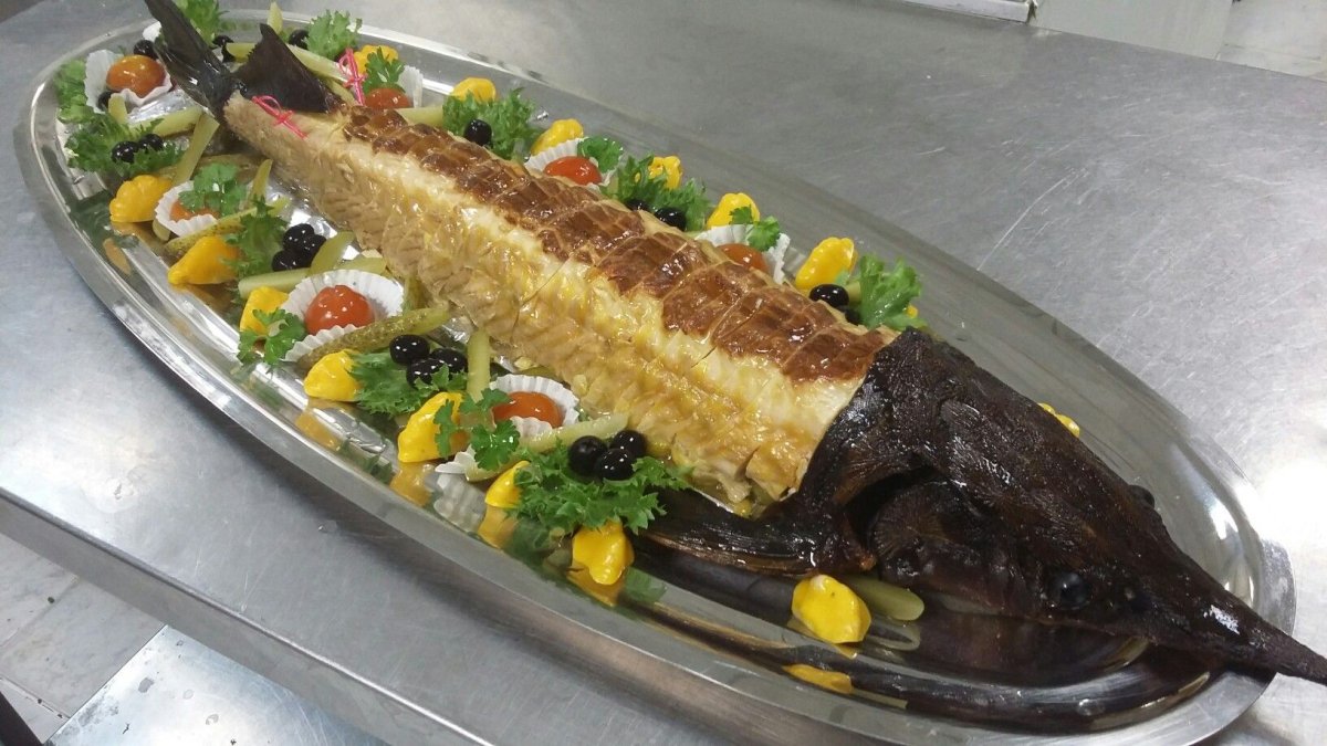 Осетр фаршированный