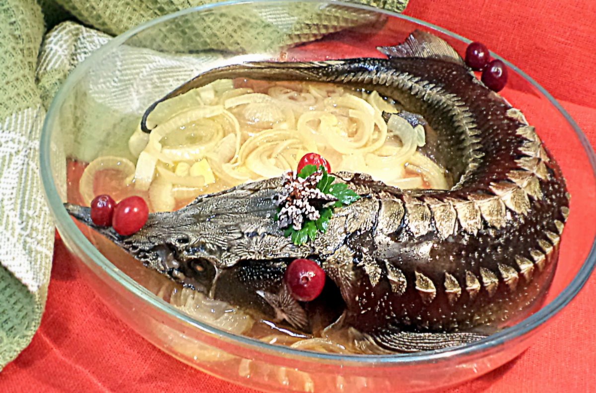 Королевский осетр фаршированный
