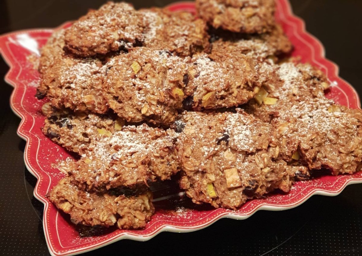 Печенье с сухофруктами и орехами