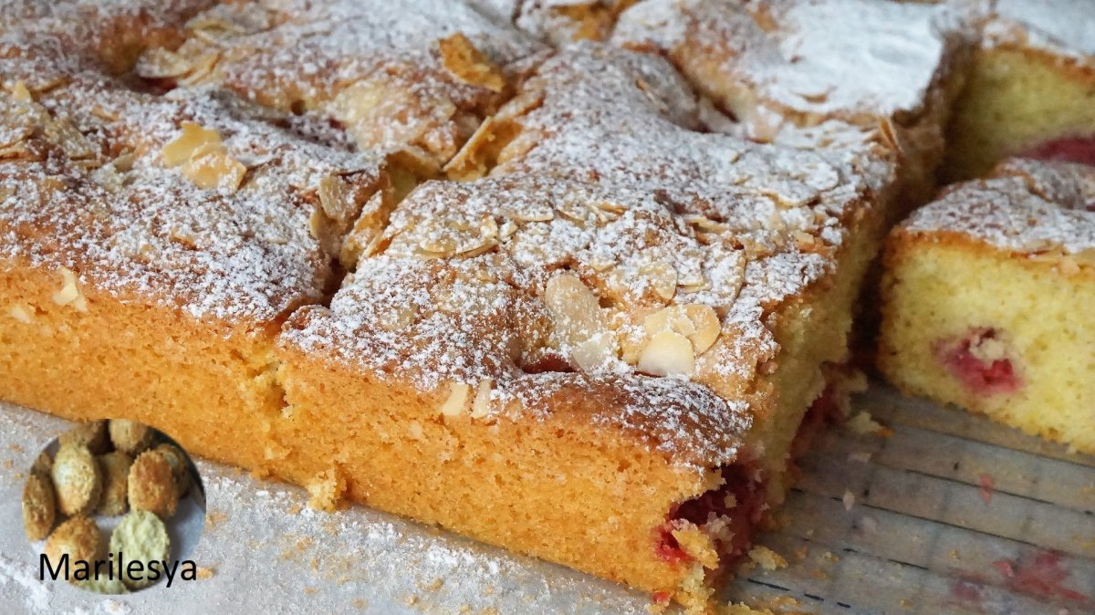 Пирог с клубникой и маскарпоне