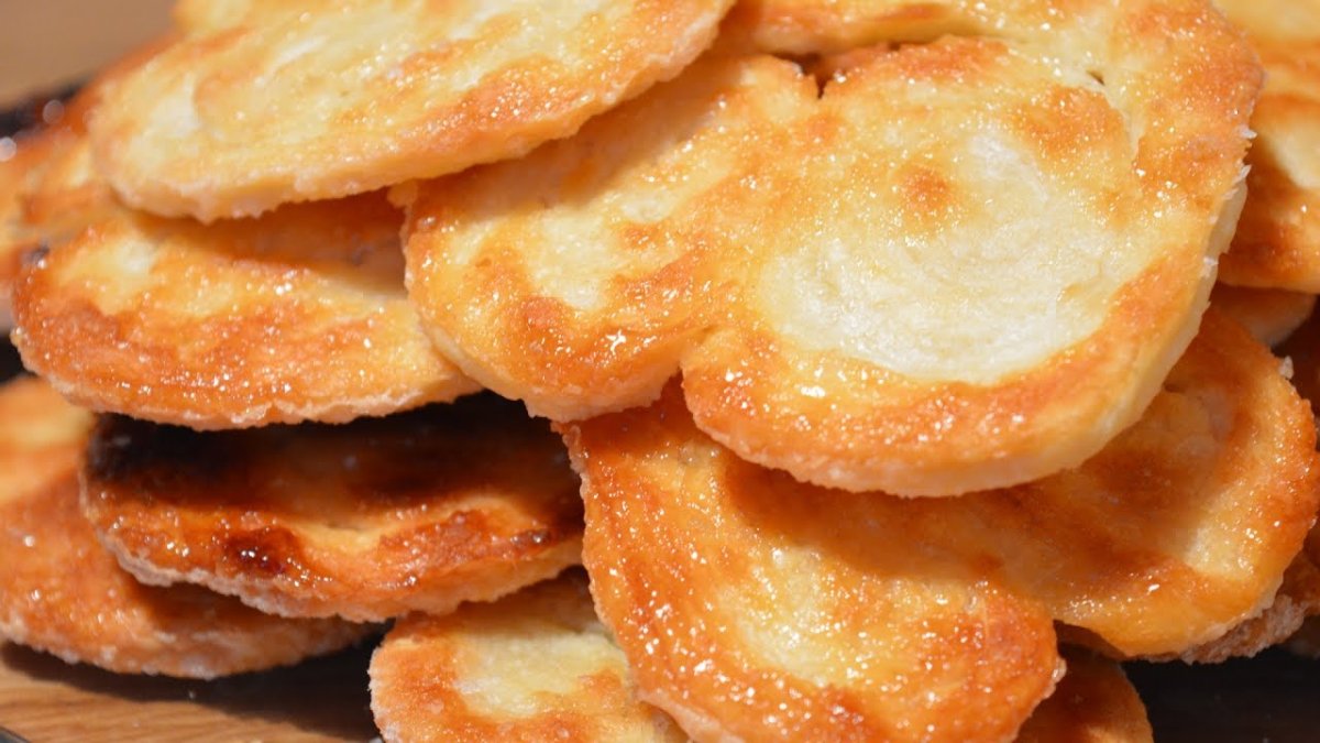Жареные ушки из теста