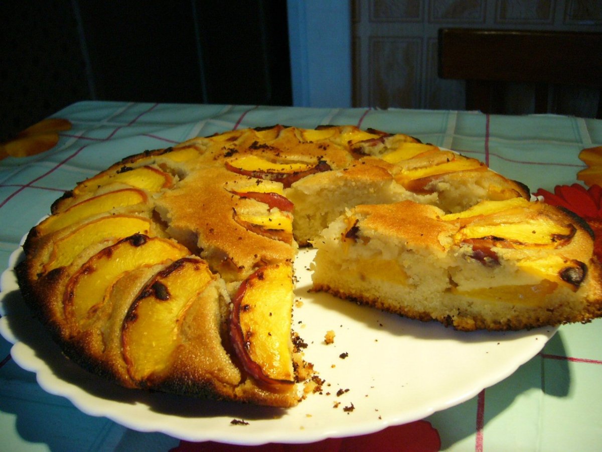 Манник с яблоками в духовке