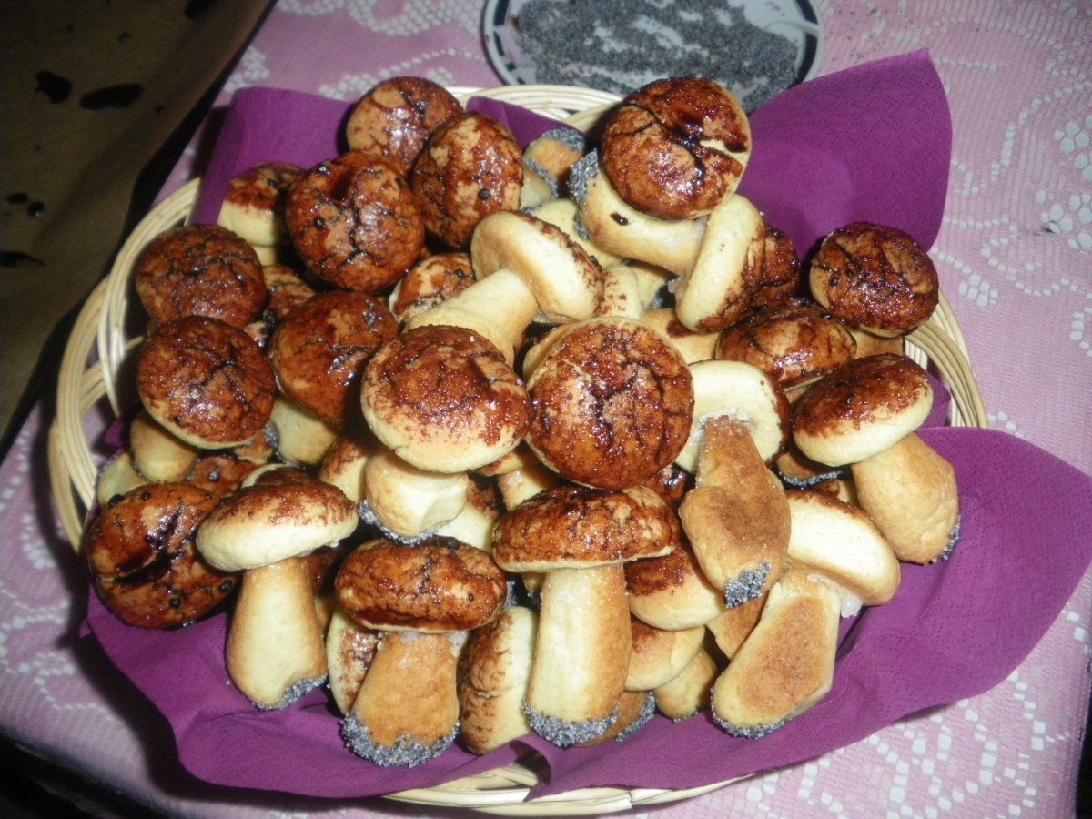 Грибочки из теста