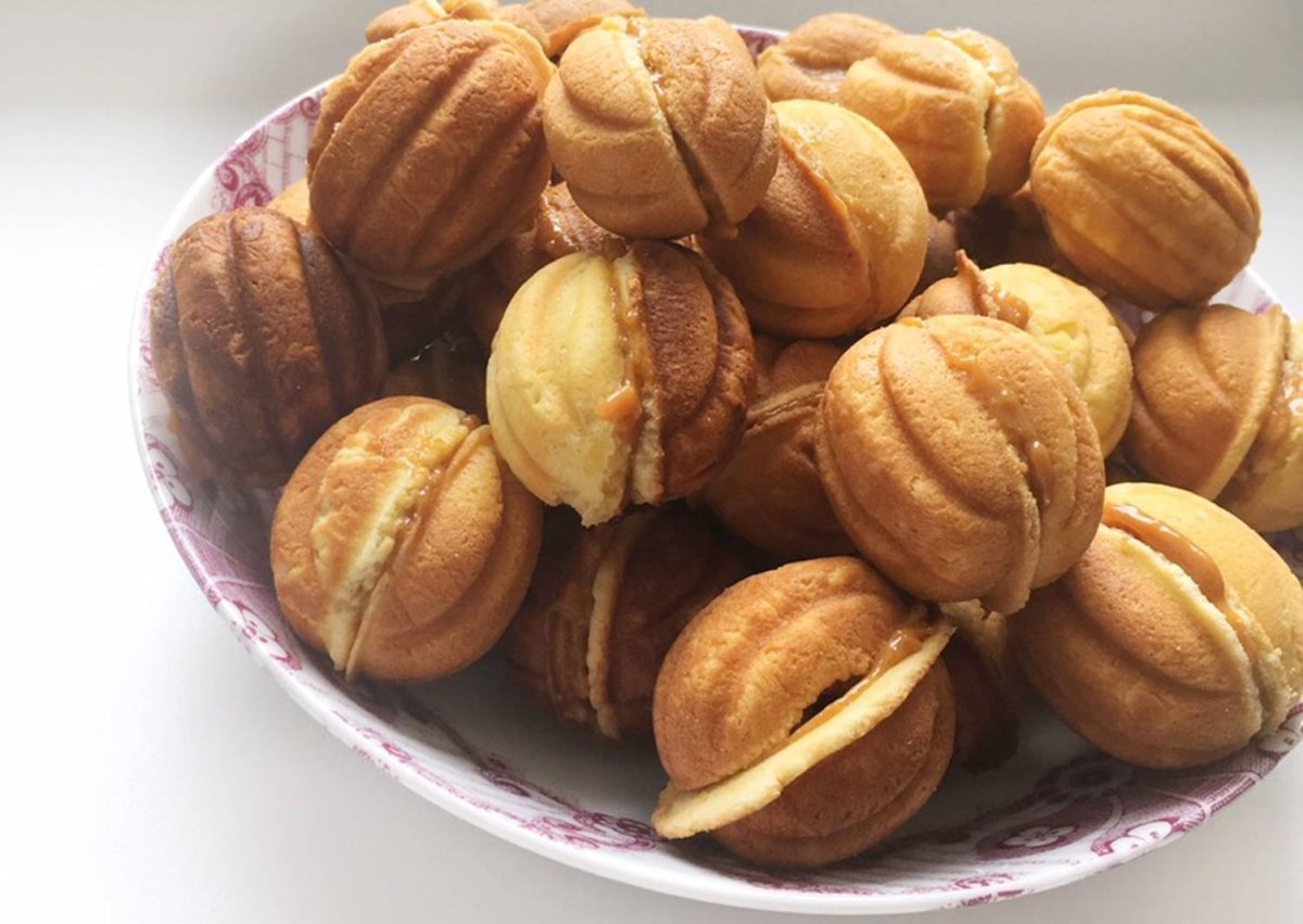 Сладкие орешки со сгущенкой