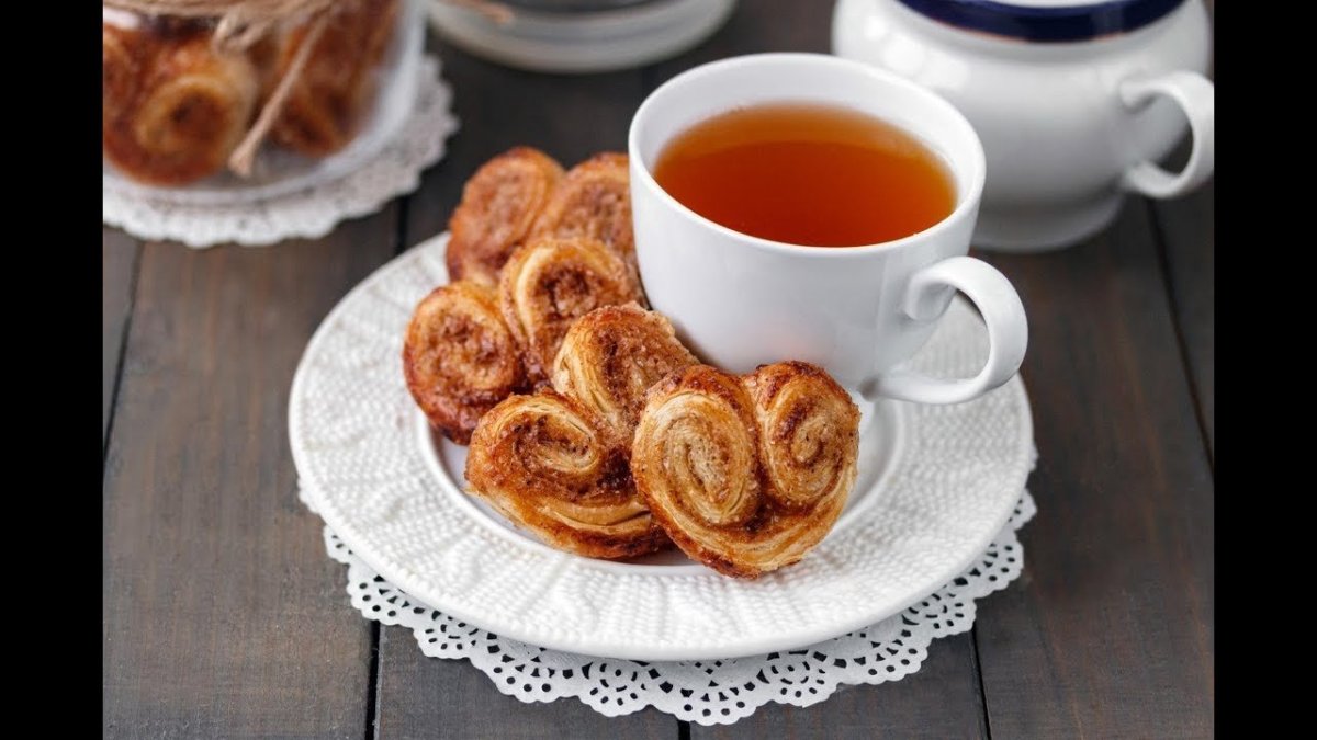 Ушки слоеные с сахаром