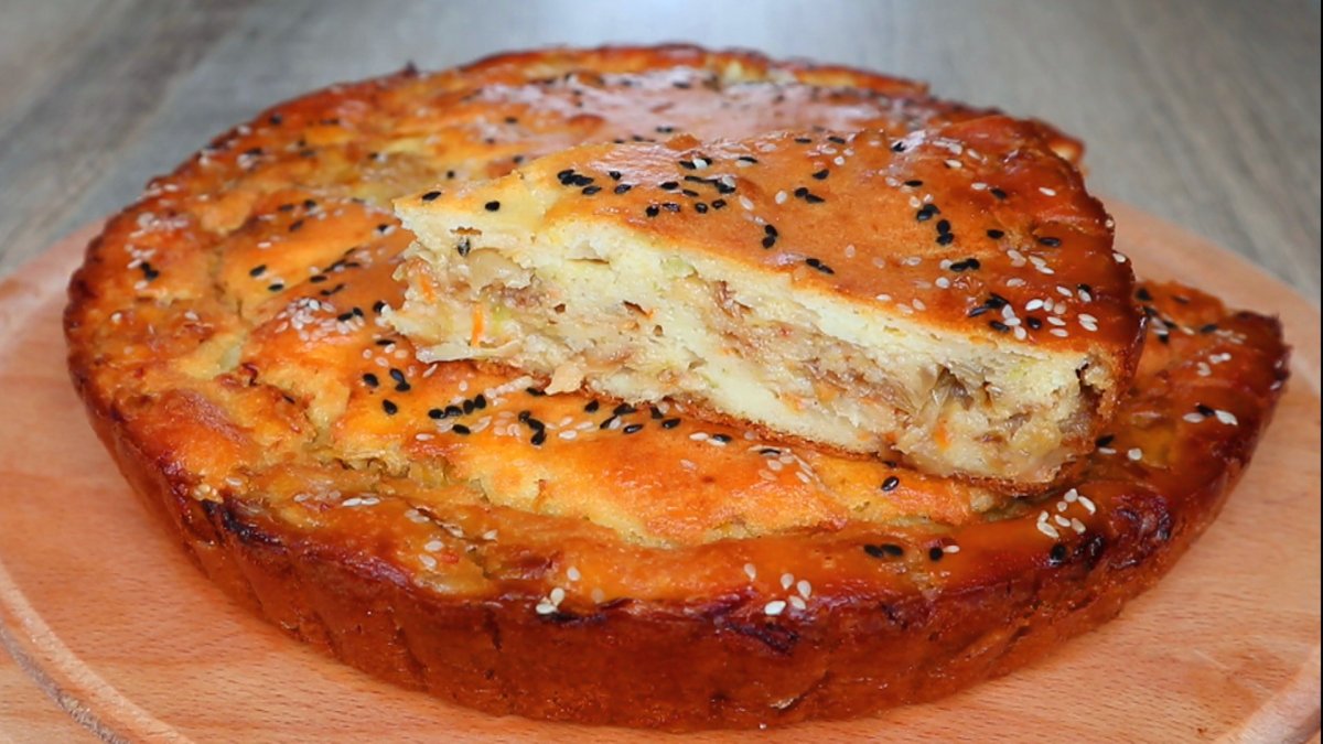 Пирог с луком и яйцом