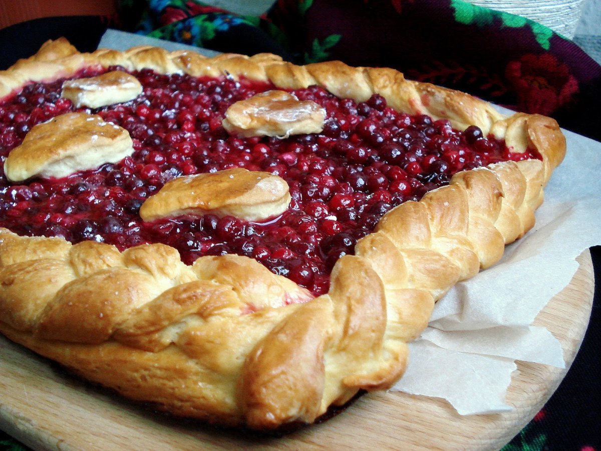 Пирог с брусникой