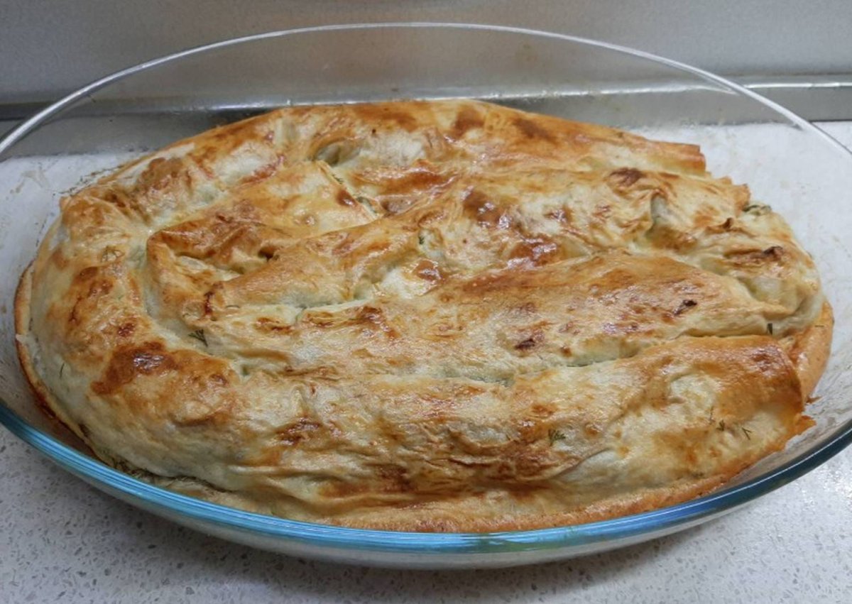 Пирог из лаваша с сыром и зеленью