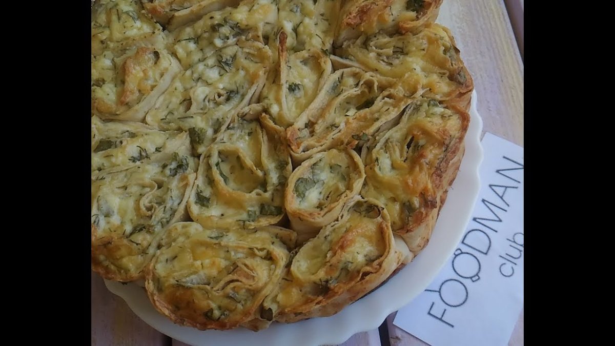 Пирог из лаваша с сыром и зеленью