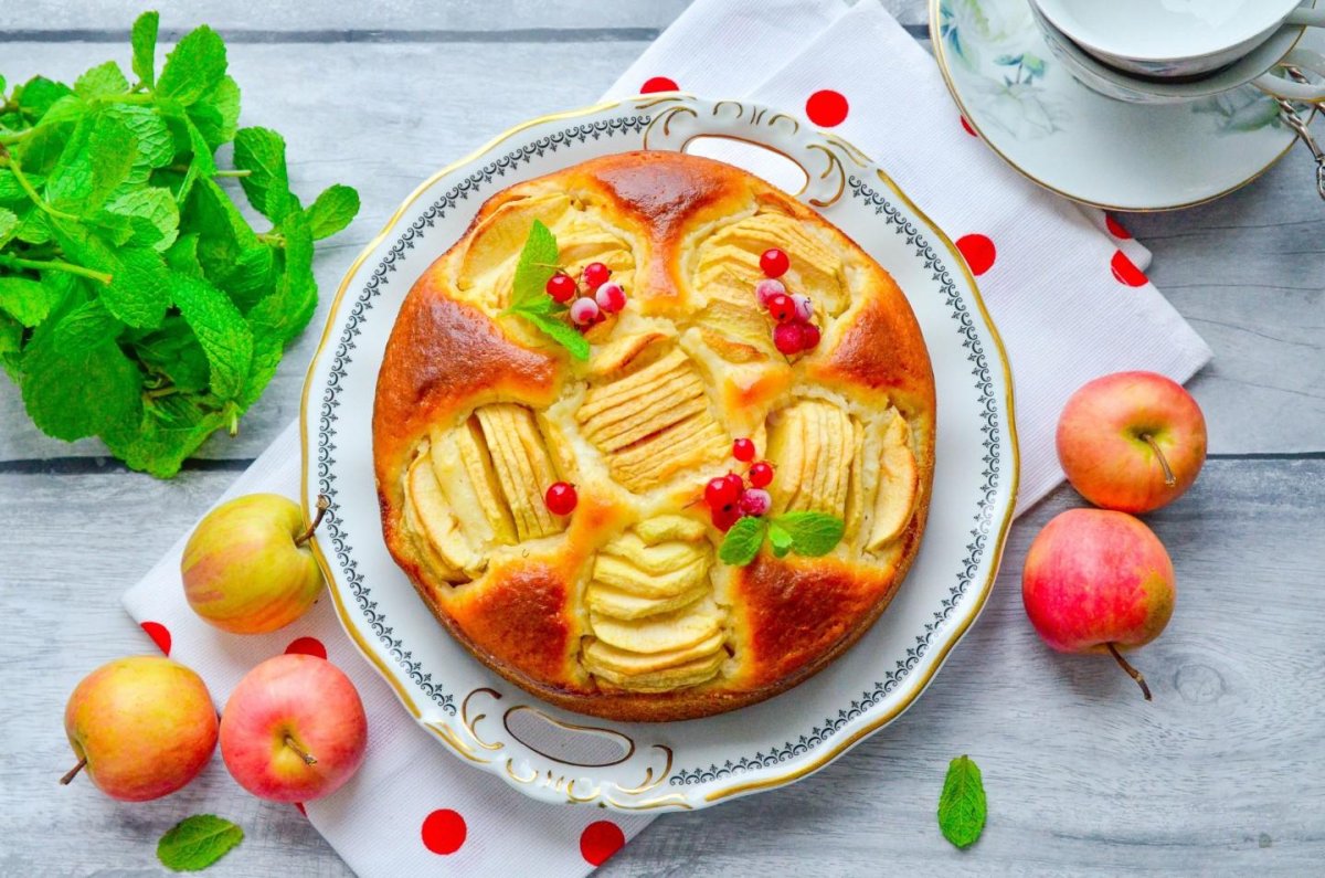 Кусок яблочного пирога