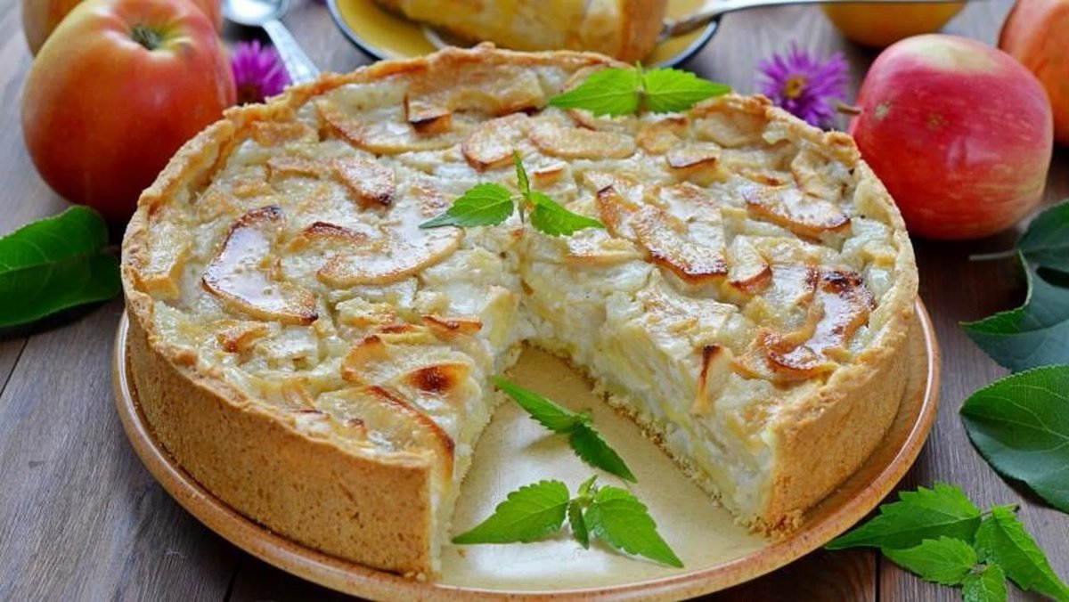 Яблочный пирог на сковороде