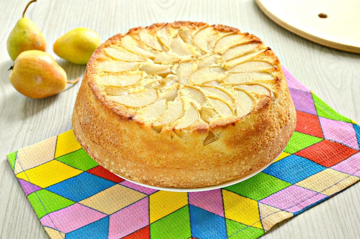 Красивый пирог с яблоками