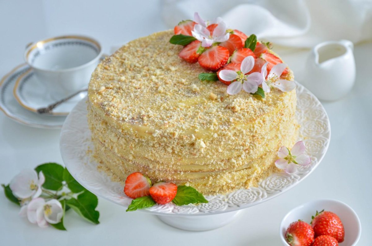 Пирог с рыбной консервой и рисом