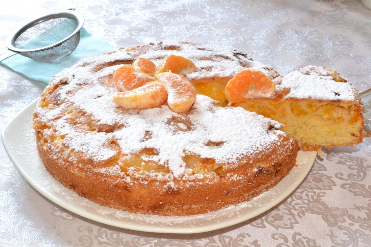 Шарлотка с мандаринами