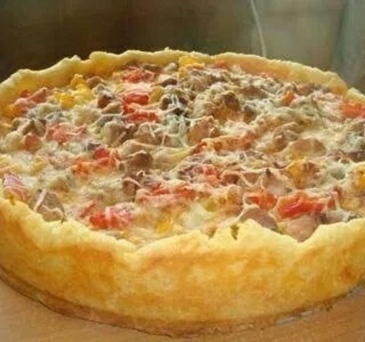 Открытый мясной пирог