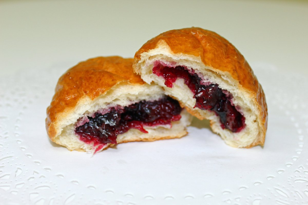 Пирожки с вишней